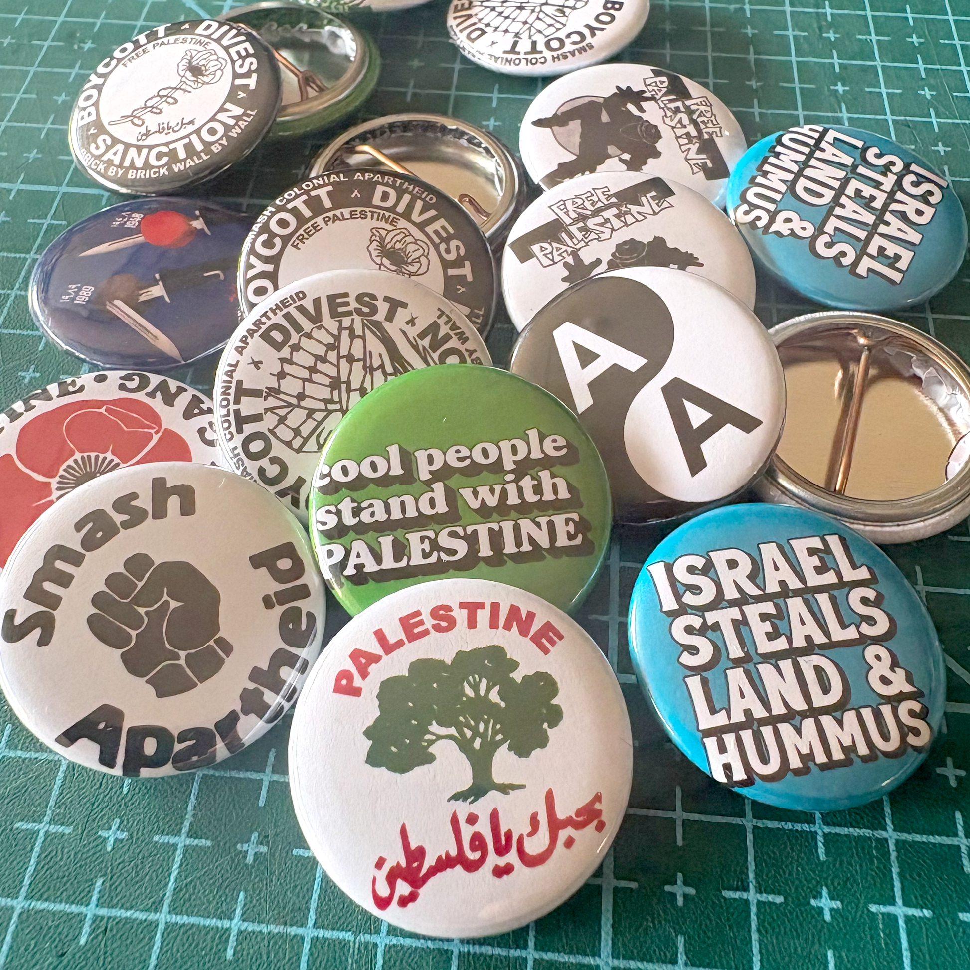 Button Badge Random 6 Pack - Includes Postage